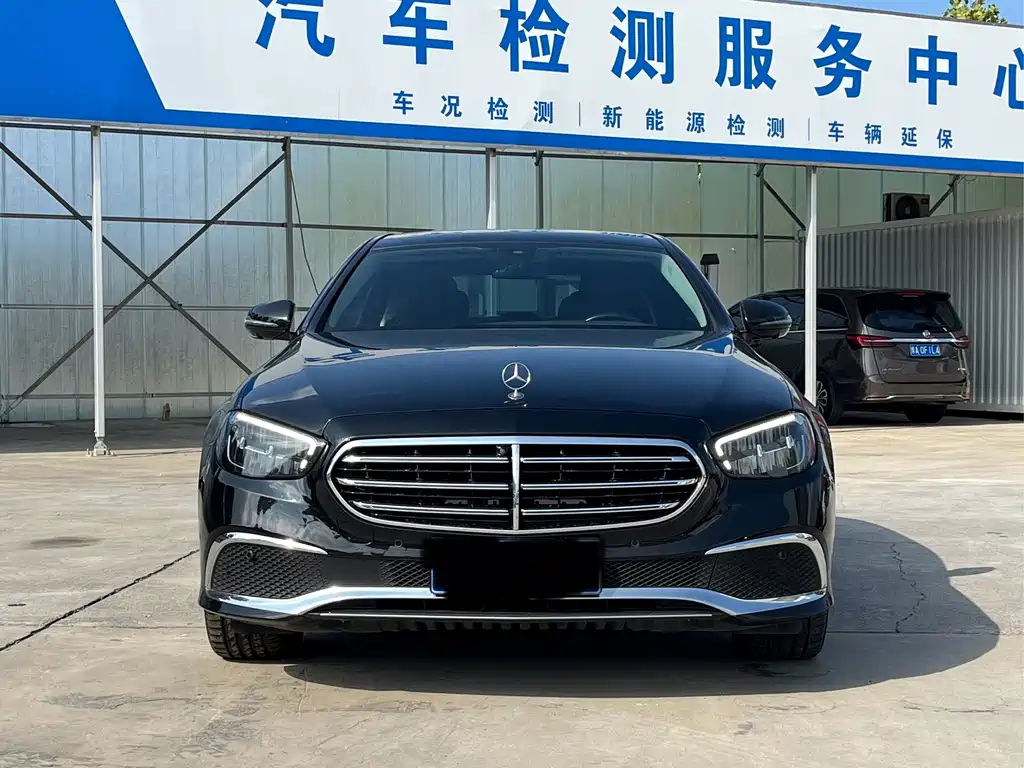 Mercedes-Benz E-Class — миниатюра 2