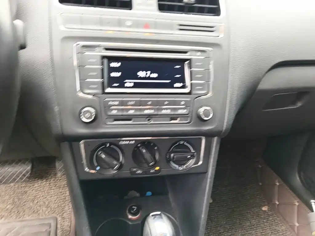 Volkswagen Polo — миниатюра 18