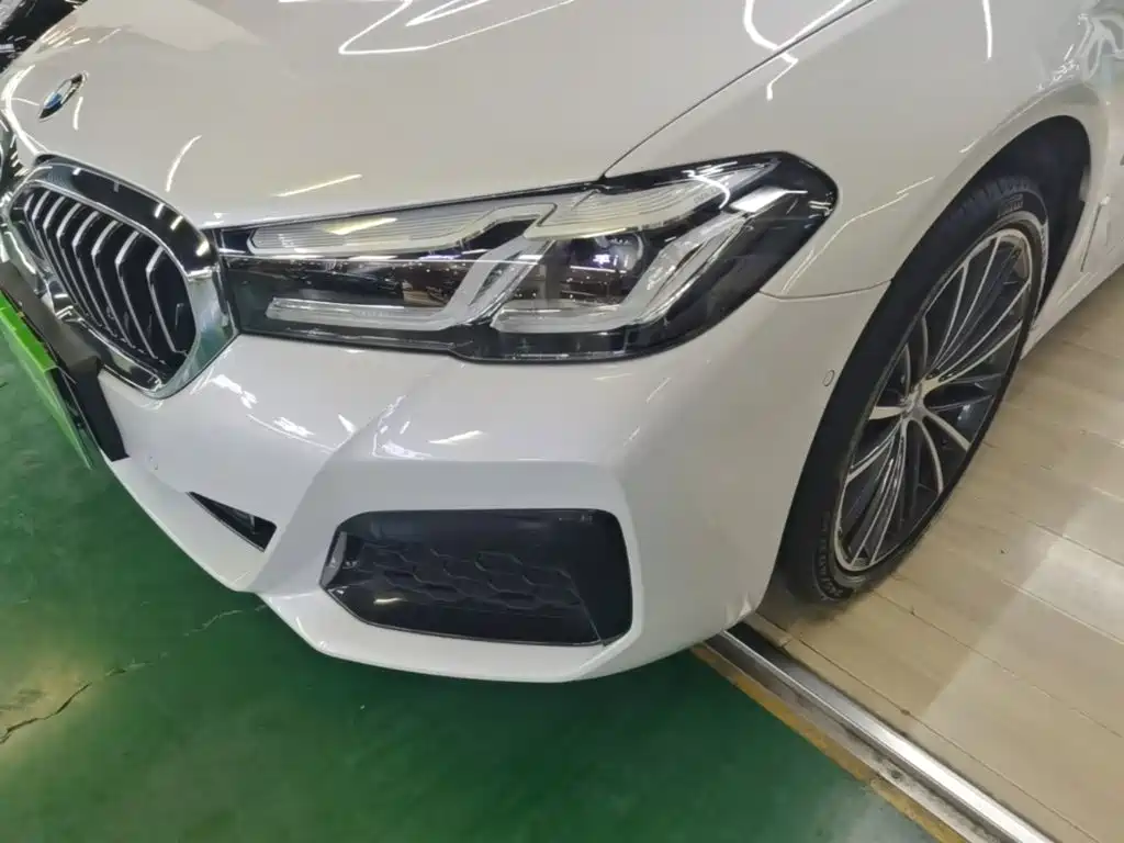 BMW 5 Series — миниатюра 24