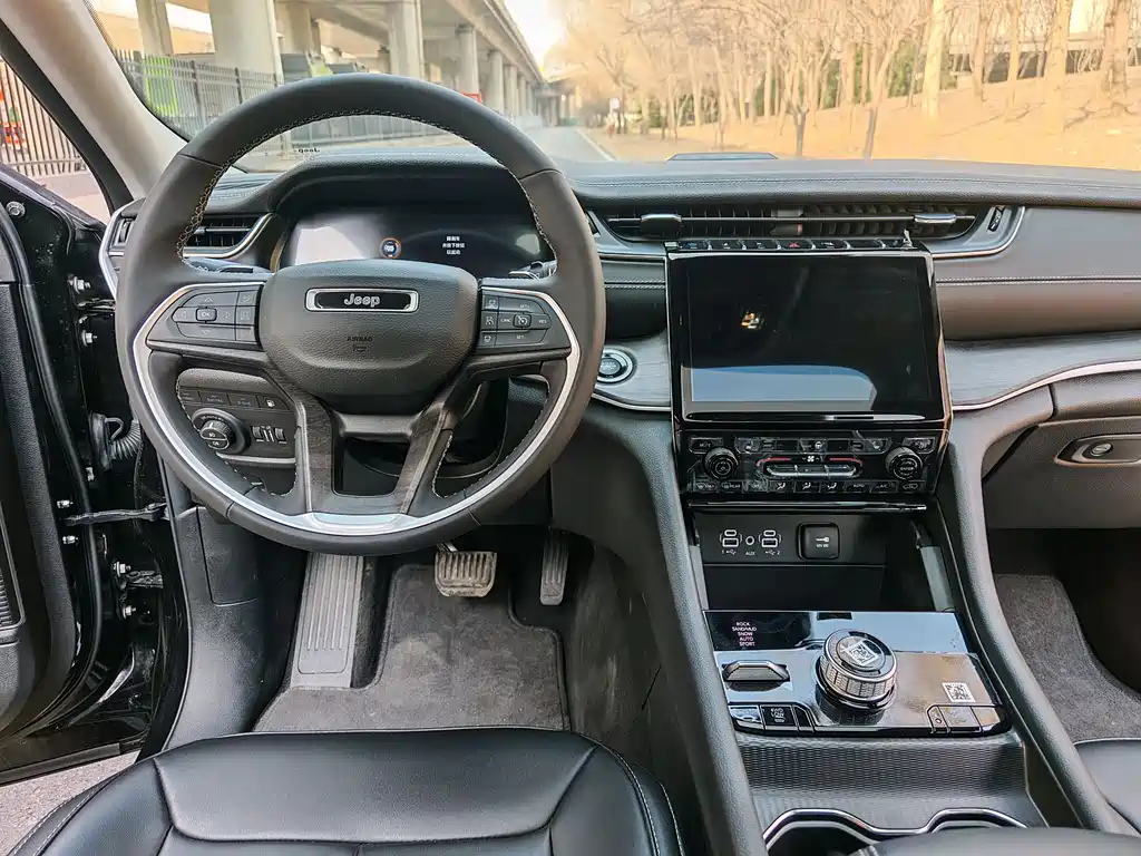 JEEP GRAND CHEROKEE 4XE