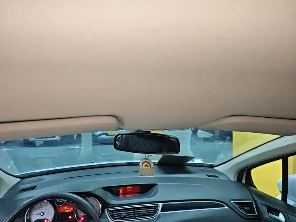 Peugeot 308 — миниатюра 18