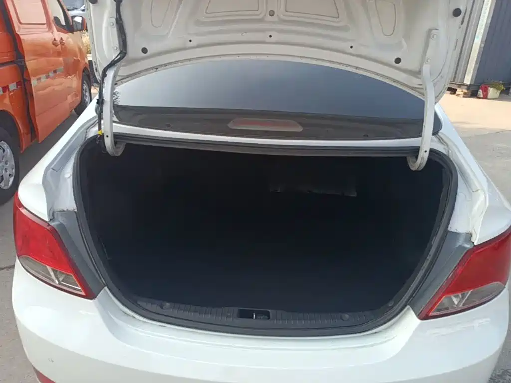 Hyundai Verna — миниатюра 19