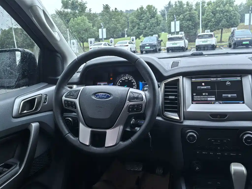 Ford Everest — миниатюра 12
