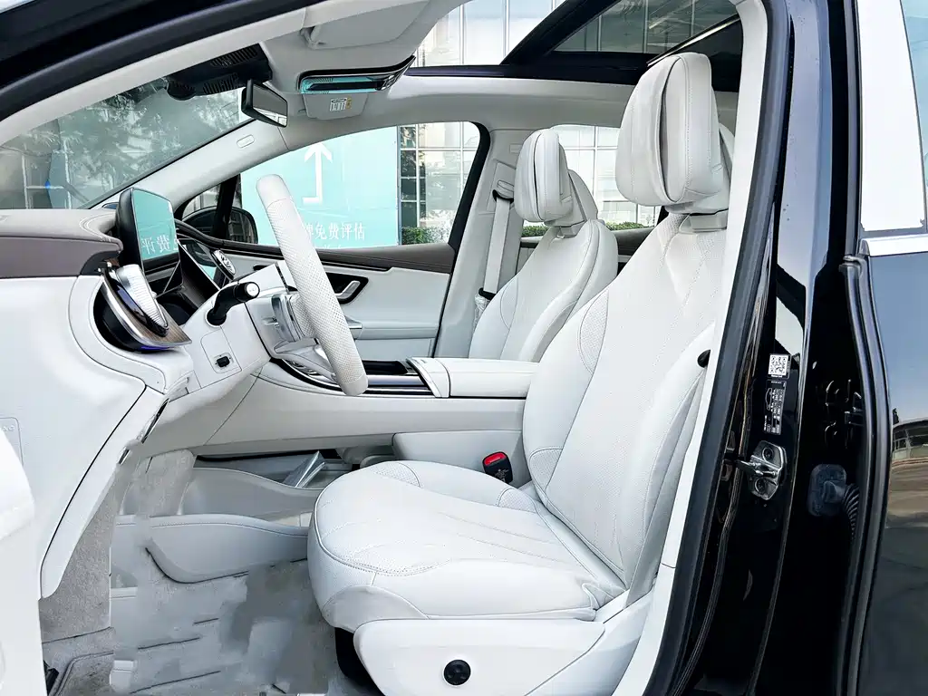Mercedes-Benz EQE SUV — миниатюра 7