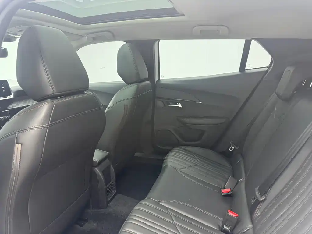 Peugeot 2008 — миниатюра 6