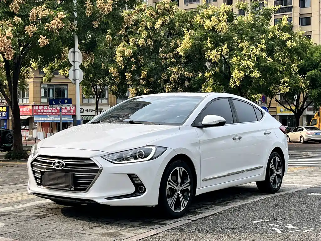 Hyundai Elantra — миниатюра 2
