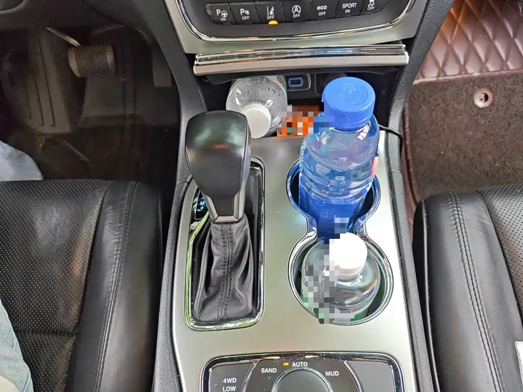 Jeep Grand Cherokee (Import) — миниатюра 15