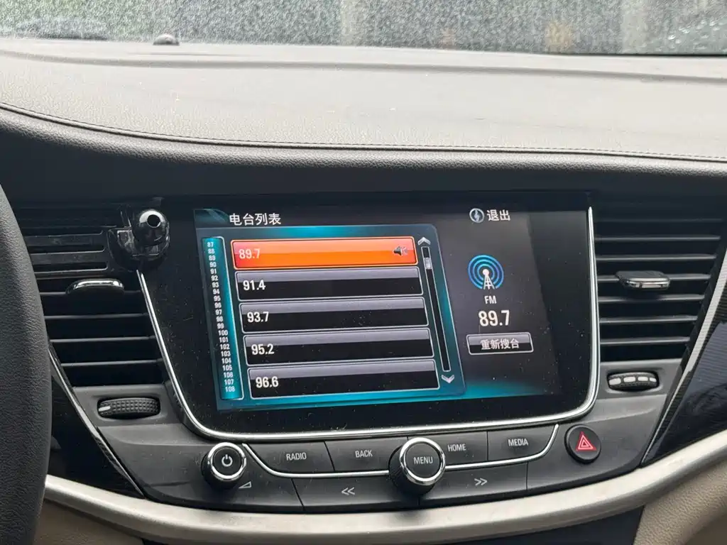 Buick Verano — миниатюра 10