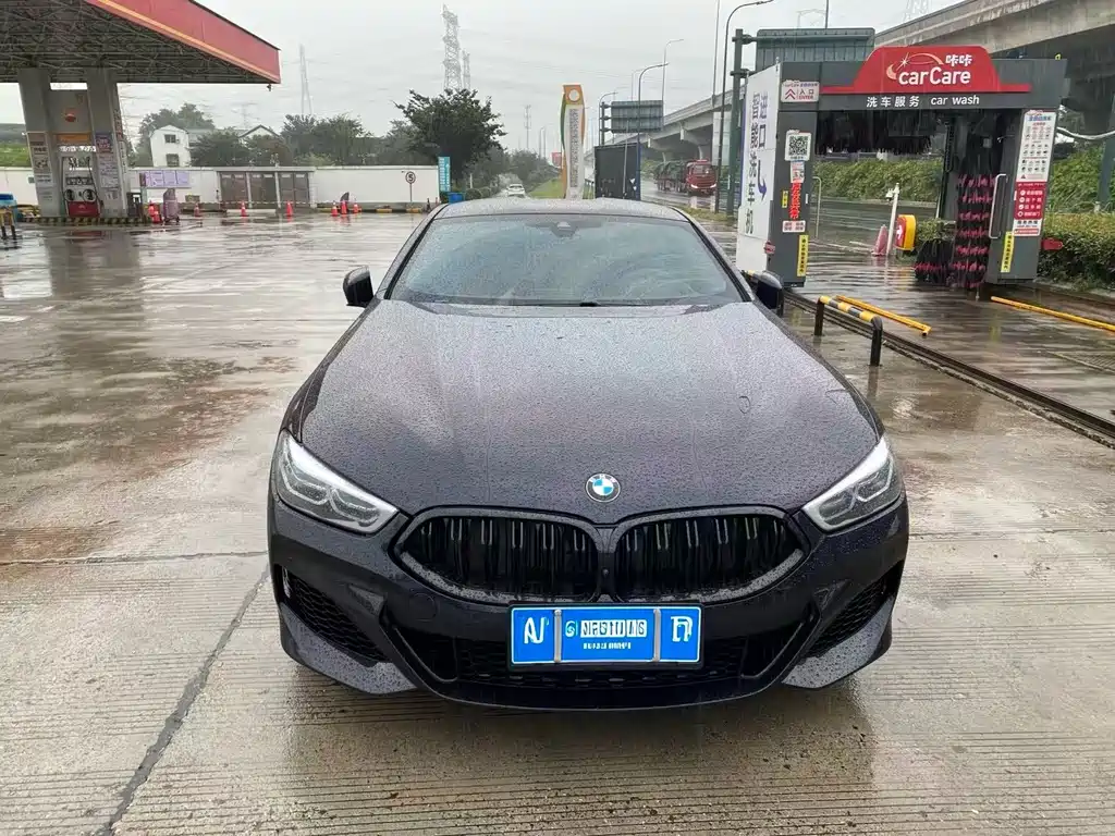 BMW 8 Series — миниатюра 3