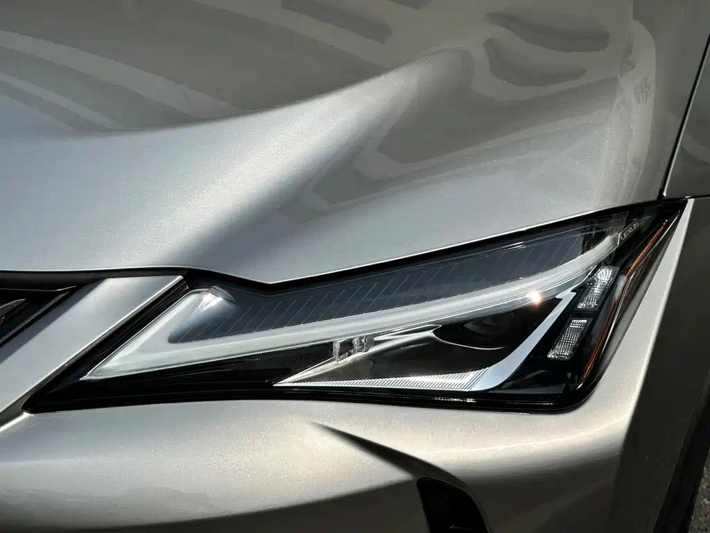 Lexus UX — миниатюра 5