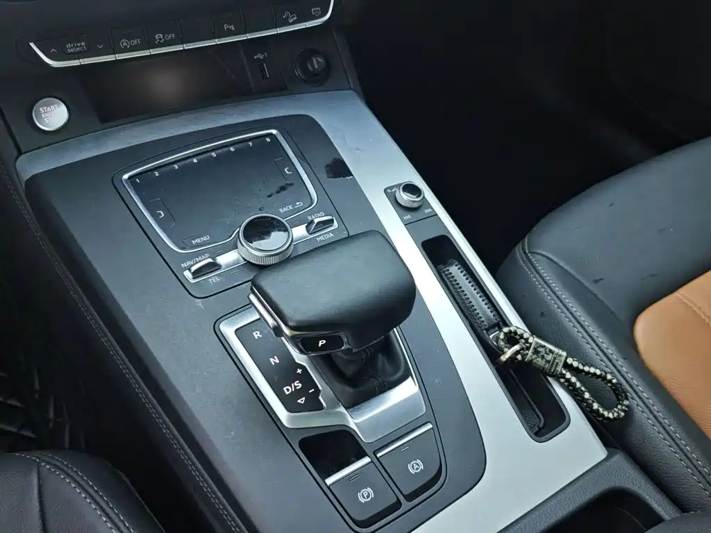 Audi Q5L — миниатюра 13