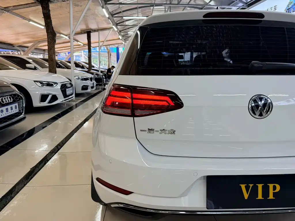 Volkswagen Golf 2020 200TSI DSG Comfort