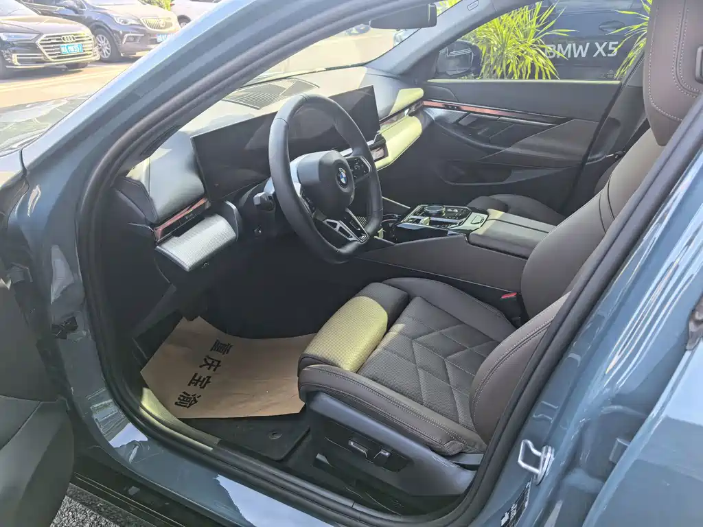 BMW 5 Series (Import) — миниатюра 6