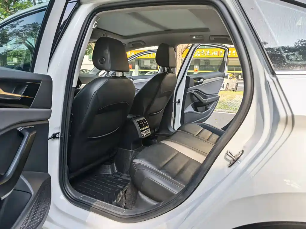 Volkswagen Sagitar — миниатюра 9