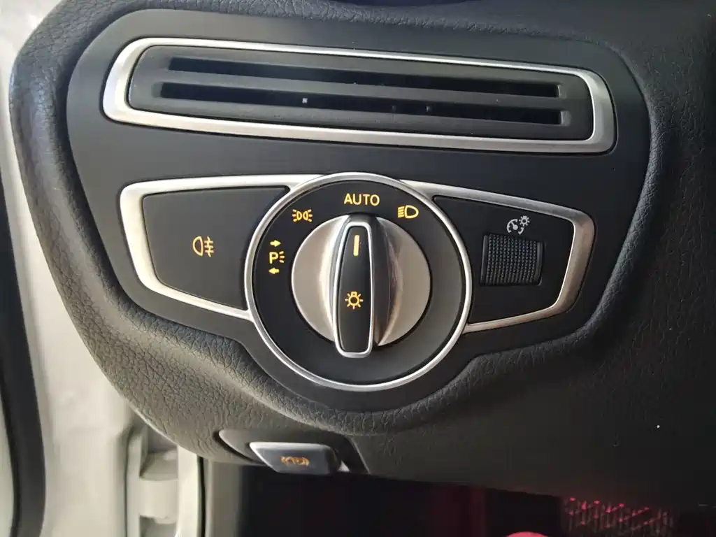 Mercedes-Benz C-Class — миниатюра 15