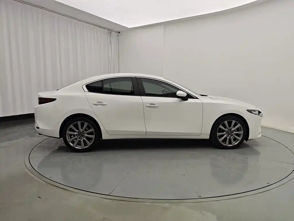 Mazda 3 Axela — миниатюра 5