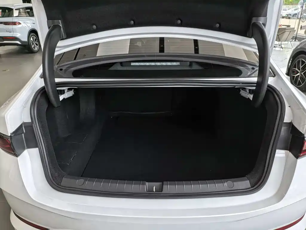 BYD Qin Plus PLUS 2025 DM-i Smart Drive 120KM