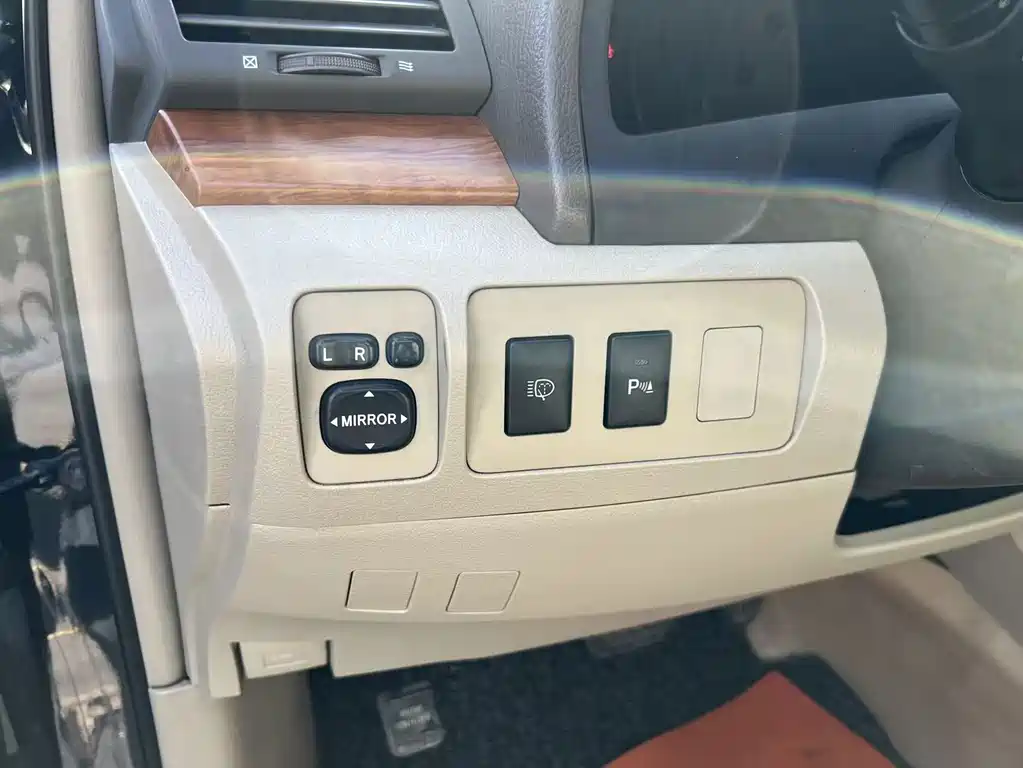 Toyota Camry — миниатюра 11