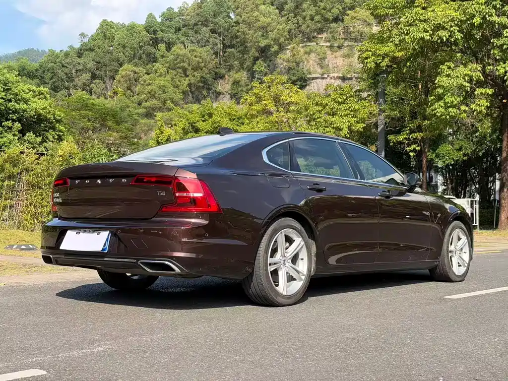 Volvo S90 — миниатюра 4