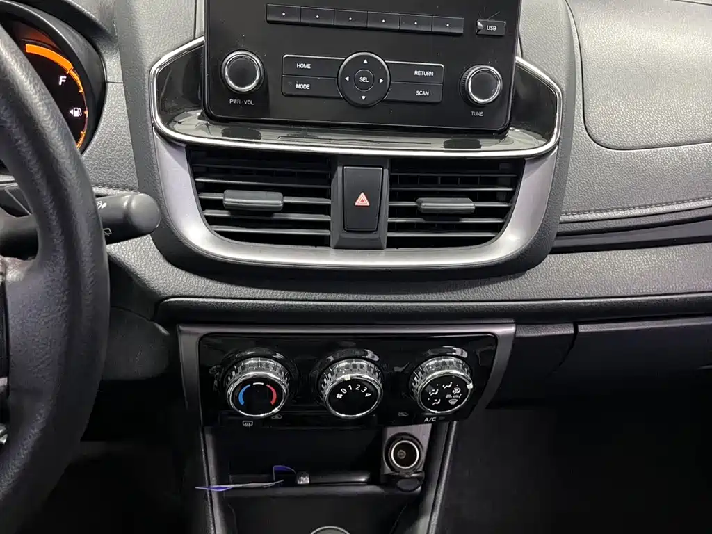 TOYOTA YARIS L ZHIXUAN