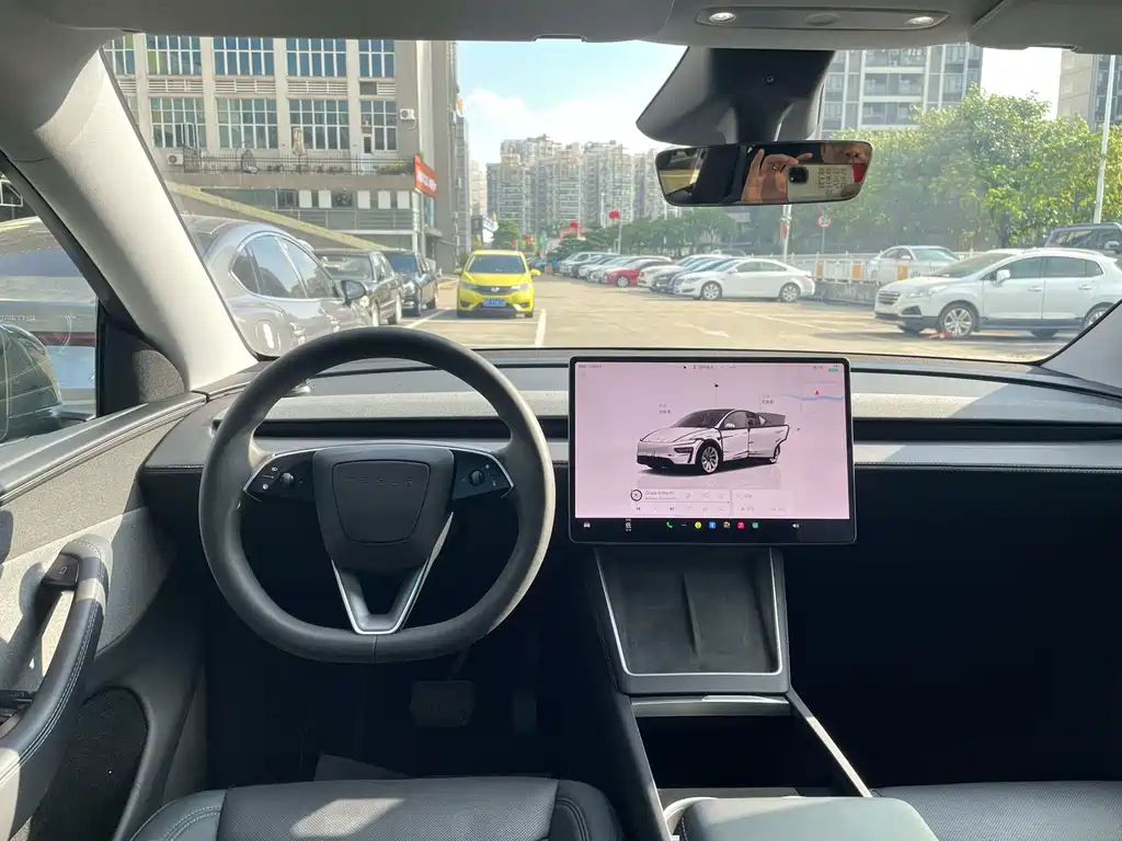 Tesla Model Y — миниатюра 19