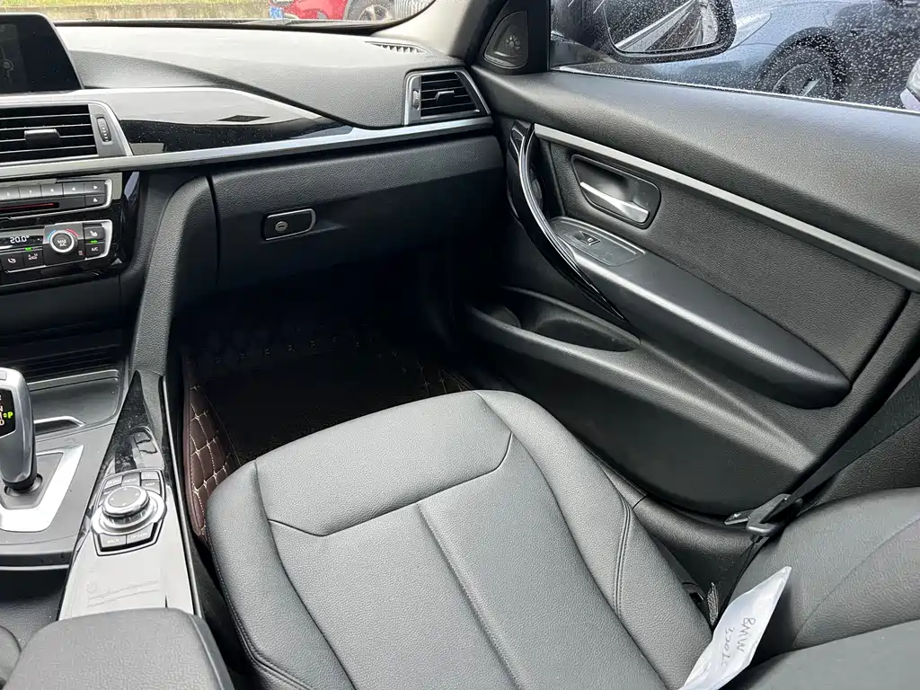 BMW 3 Series — миниатюра 10