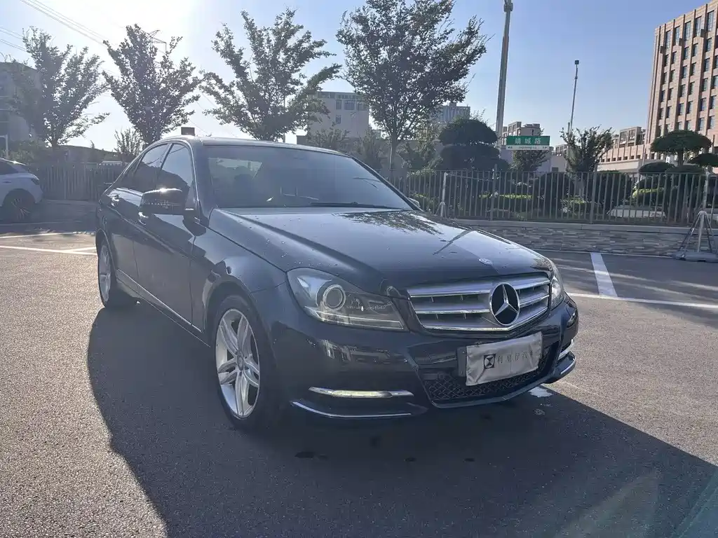 Mercedes-Benz C-Class — миниатюра 3