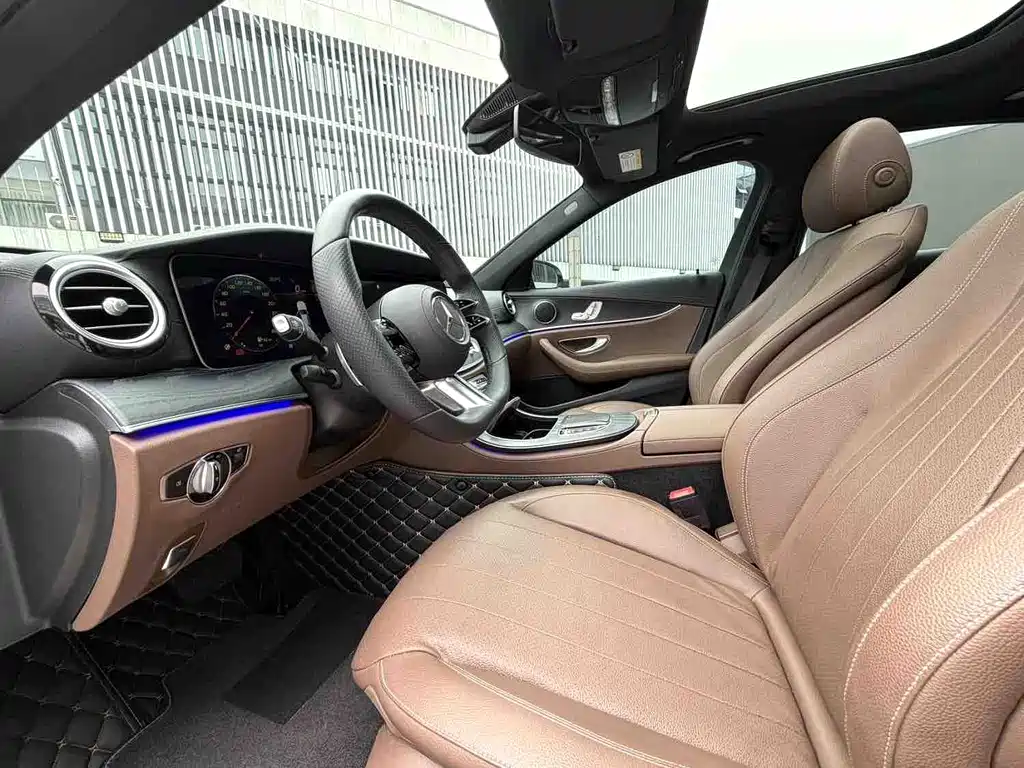 Mercedes-Benz E-Class — миниатюра 5