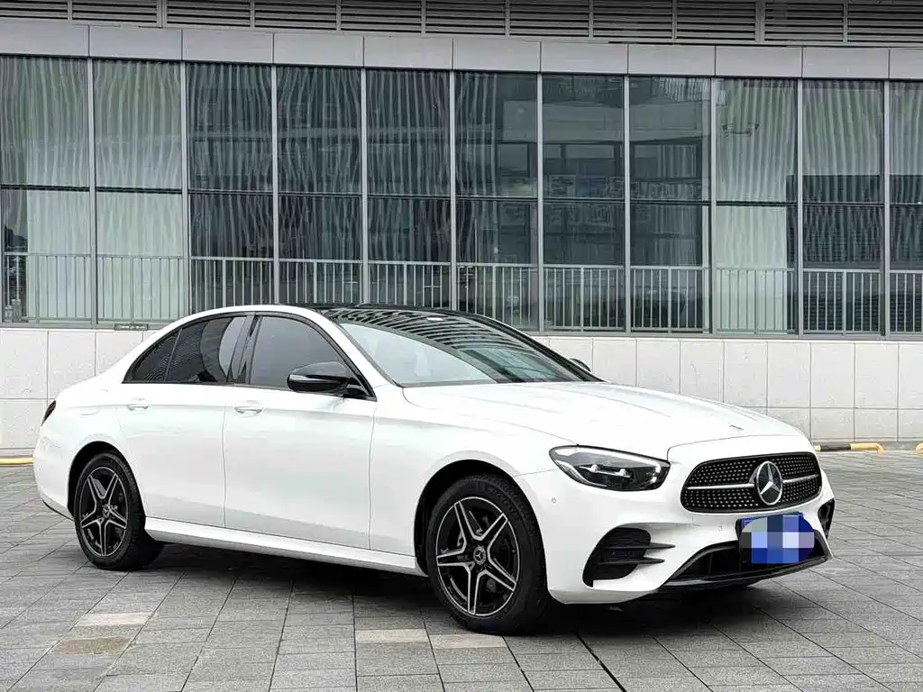 Mercedes-Benz E-Class — миниатюра 3