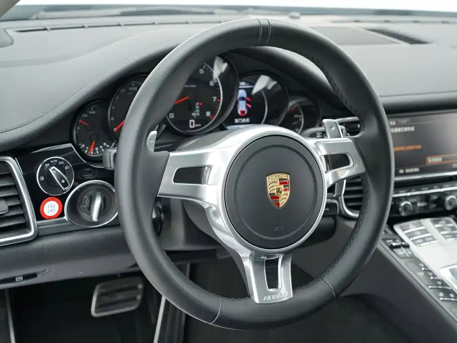 Porsche Panamera — миниатюра 9