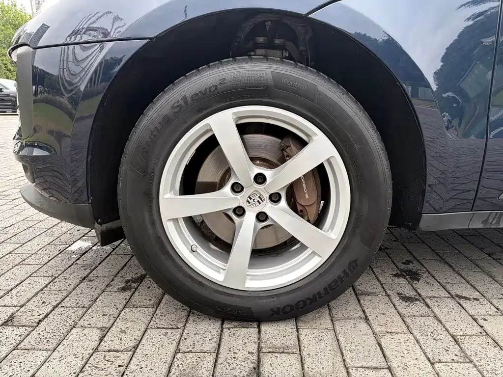 Porsche Macan — миниатюра 10