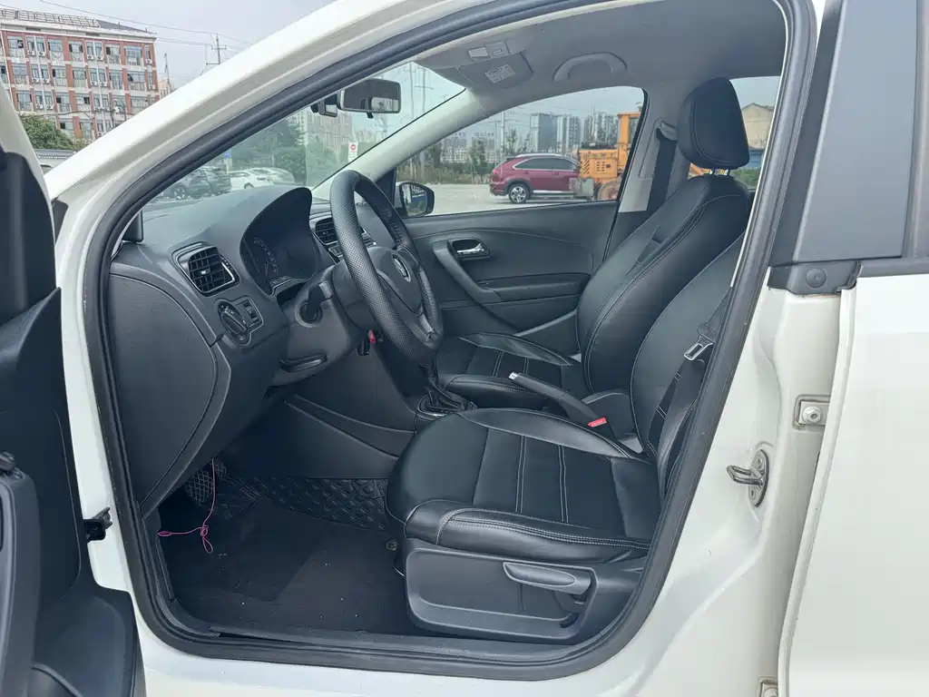 Volkswagen Polo — миниатюра 4