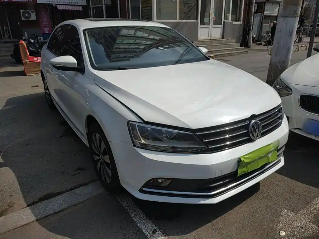 Volkswagen Sagitar 2018 1.6L AT Comfort