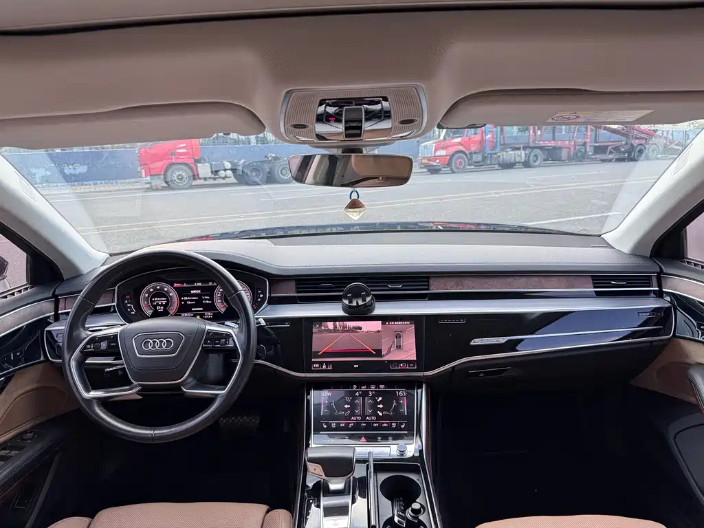 Audi A8 — миниатюра 6