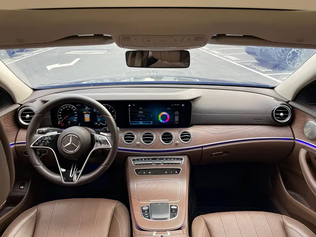 Mercedes-Benz E-Class — миниатюра 12