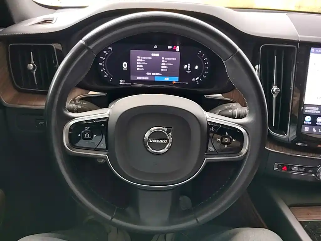 Volvo XC60 — миниатюра 11