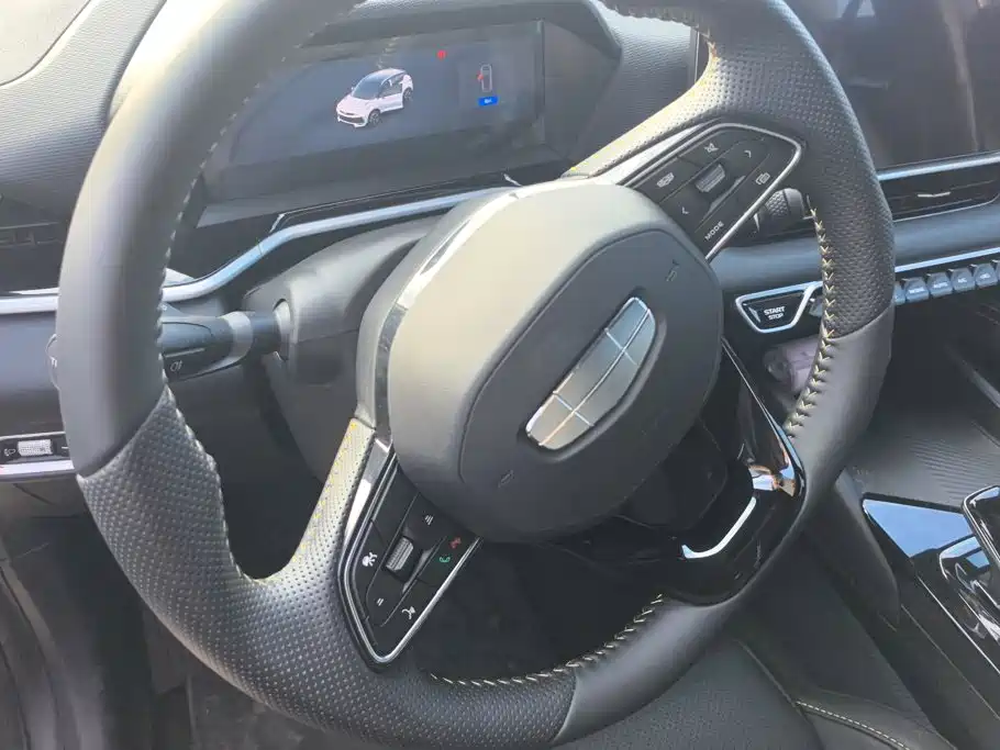 Geely Binyue — миниатюра 15