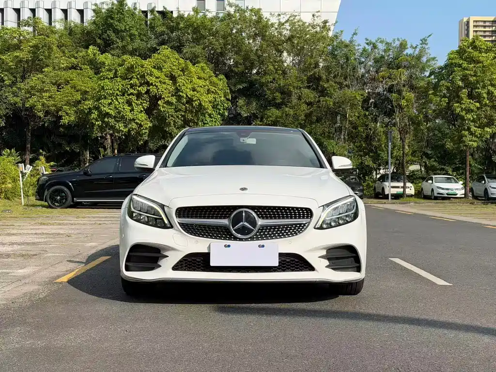Mercedes-Benz C-Class — миниатюра 2