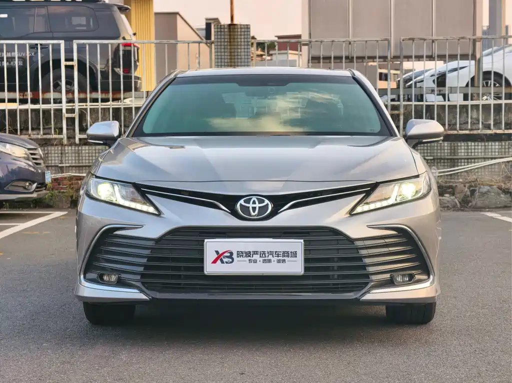 Toyota Camry — миниатюра 2