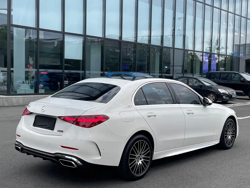 Mercedes-Benz C-Class — миниатюра 16
