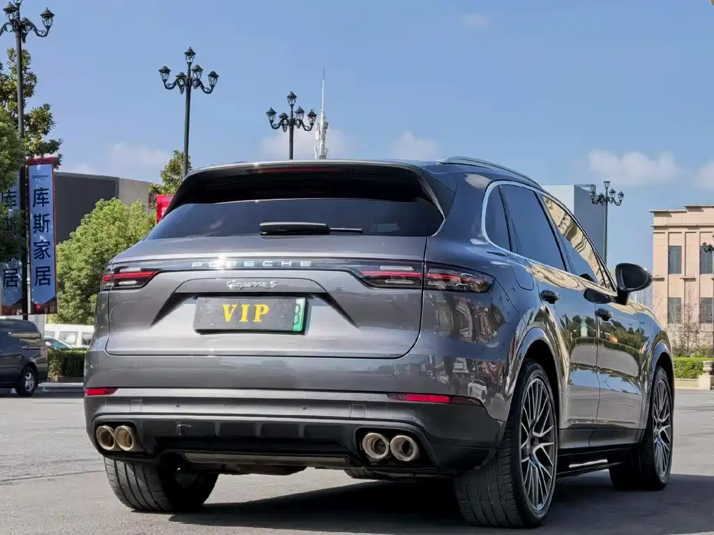 Porsche Cayenne Hybrid — миниатюра 9