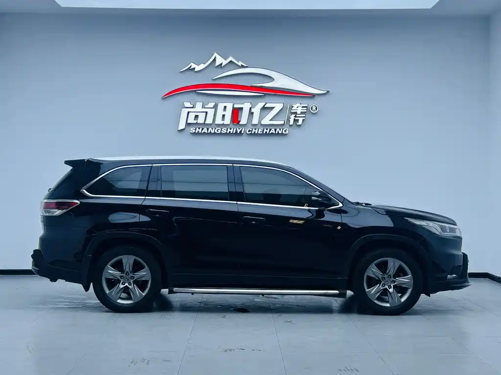 Toyota Highlander 2015 2.0T Luxury 7 мест