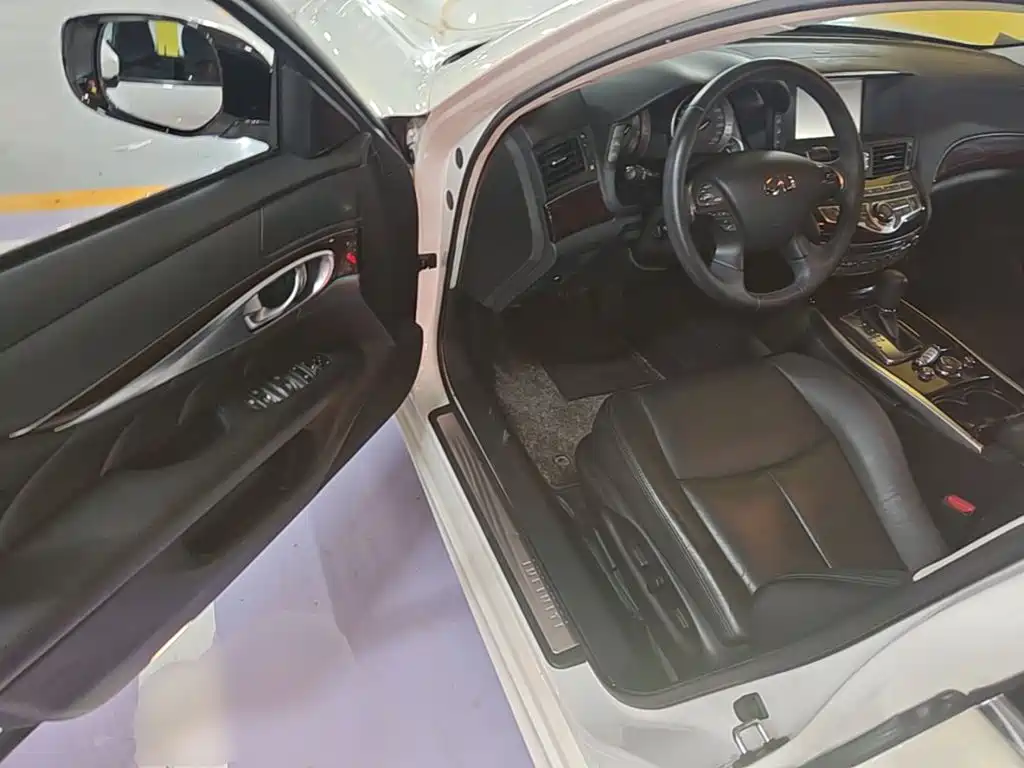 Infiniti Q70 — миниатюра 16