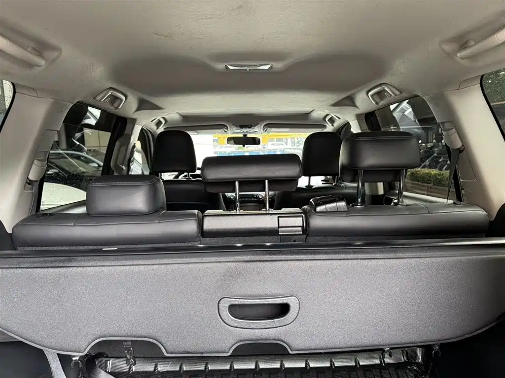 Toyota Land Cruiser Prado 2016 2.7L AT Standard