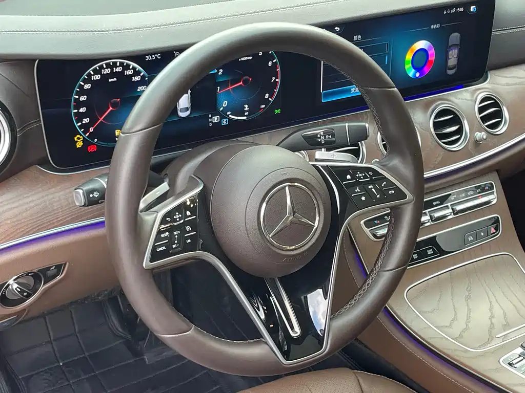 Mercedes-Benz E-Class — миниатюра 7