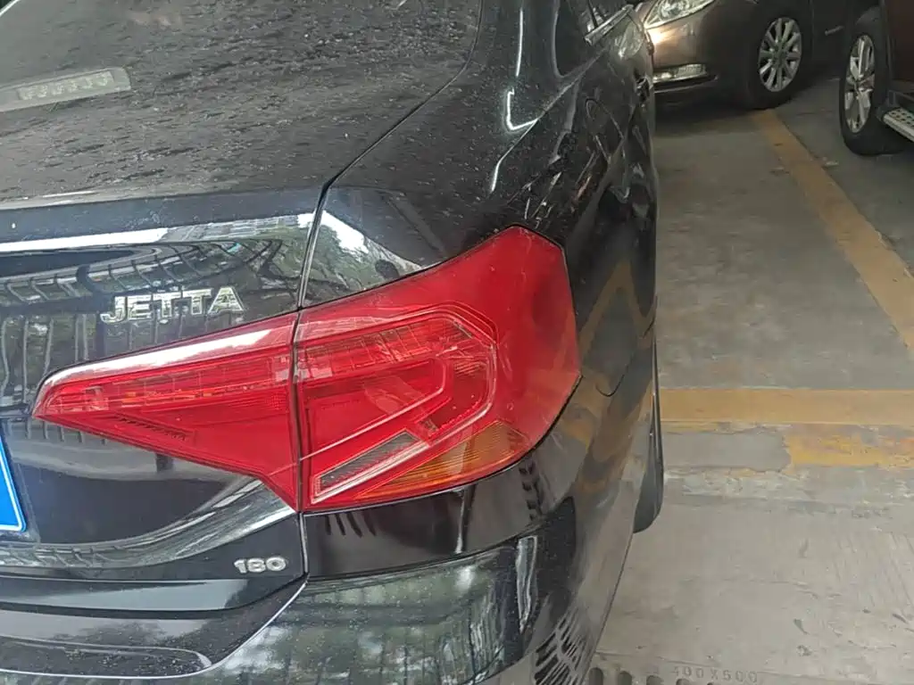 Volkswagen Jetta — миниатюра 8
