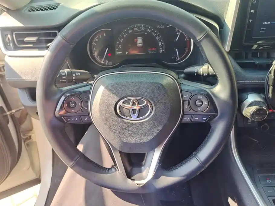 Toyota RAV4 — миниатюра 15