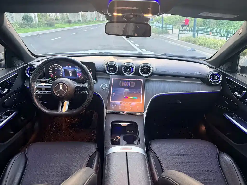 Mercedes-Benz C-Class 2023 — фото 6