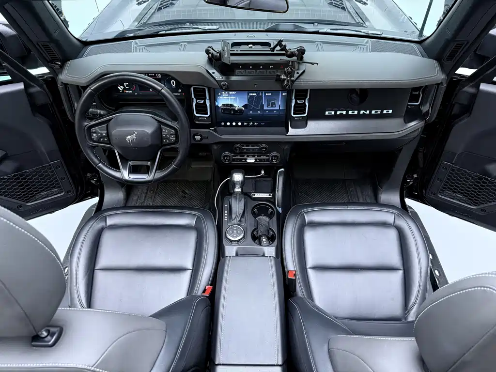 Ford Bronco — миниатюра 17