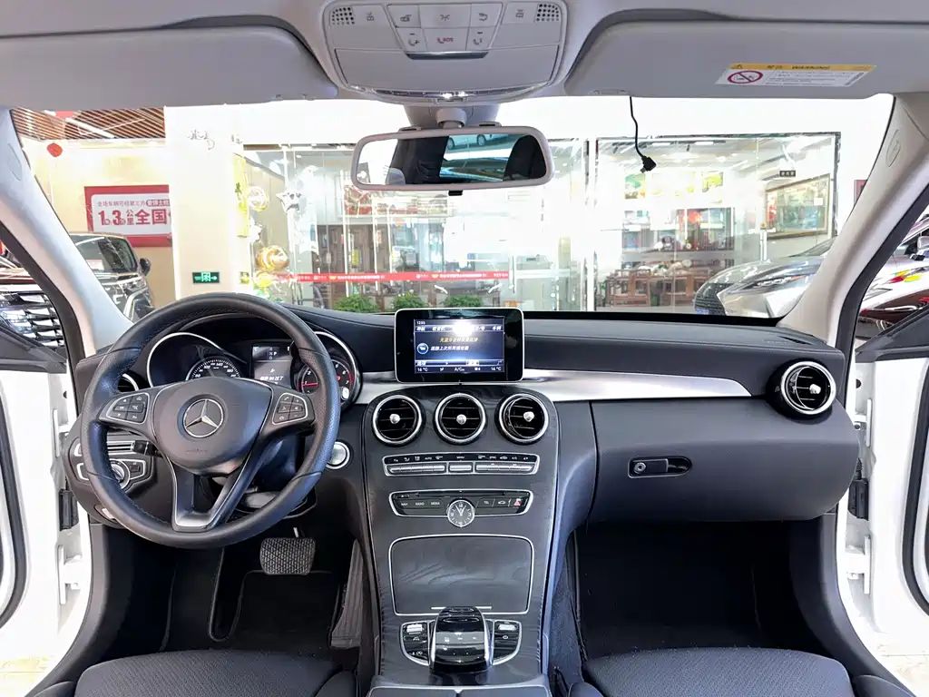 Mercedes-Benz C-Class — миниатюра 14